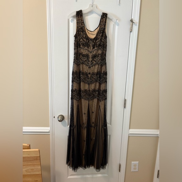 Adrianna Papell Elegant Beaded Evening Gown - Picture 4 of 7